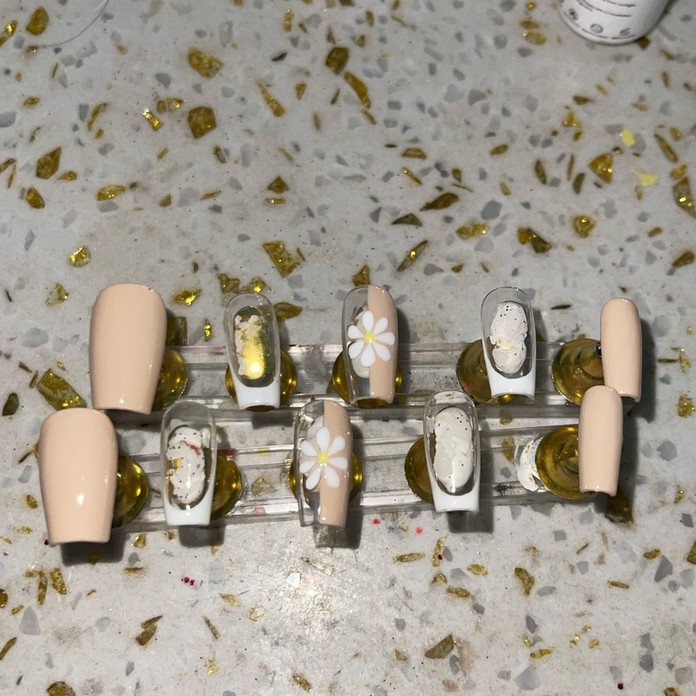 Press On Nails - image 1